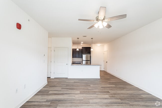 2BR, 2BA - 1128 SF - Living Room - Holly Oaks