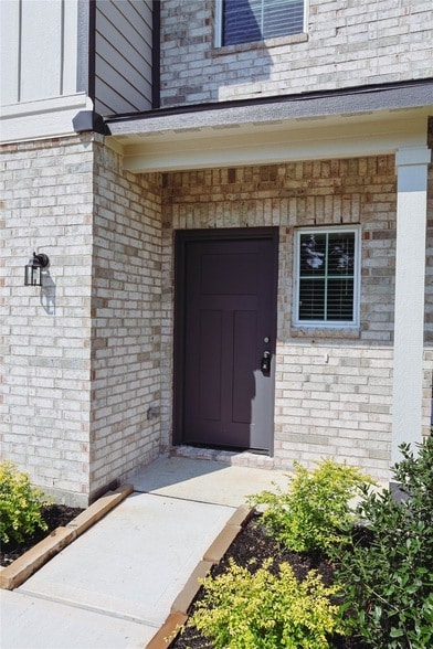 Photo - 16 Courageous Side Way