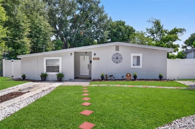 Building Photo - 1221 Elinore Dr