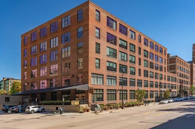 Building Photo - ElseWarehouse in the North Loop