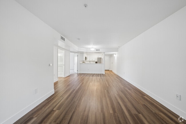 A1 - 1BR, 1BA - 940SF - Living Room - Park Regency Apartments