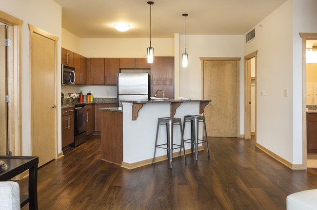 JACKSON SQUARE - Jackson Square Apartments