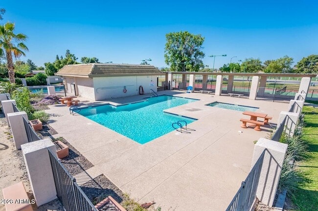 Building Photo - 4515 W Continental Dr