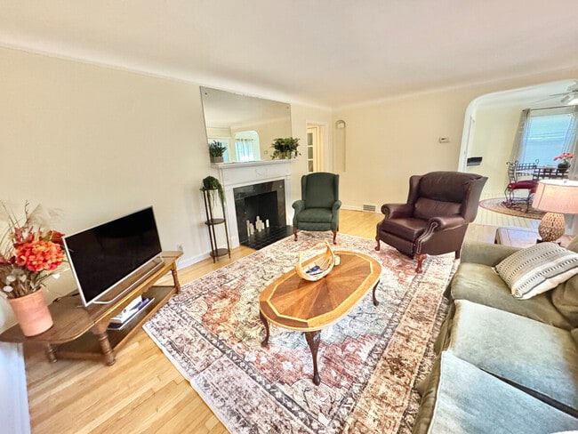 Building Photo - 3649 Berkeley Rd Unit ID1234730P