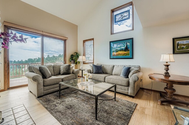 Building Photo - 776 Chimney Creek Dr Unit ID1338728P