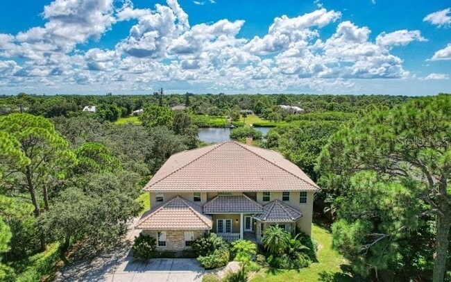 Building Photo - 1648 Bayshore Dr