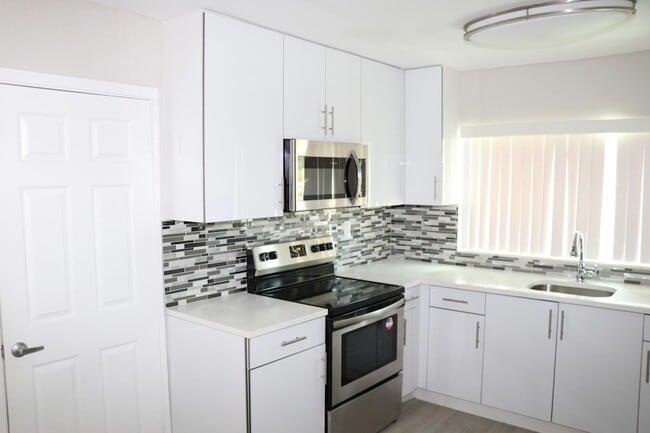 Photo - 323 Spanish River Blvd