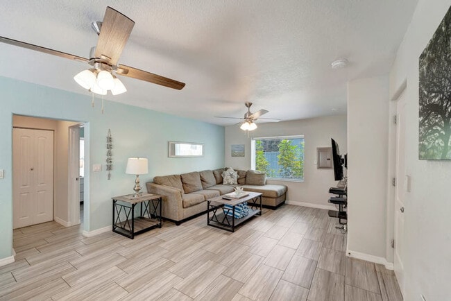 Building Photo - 2204 Avenue A N Unit SI FL2-ID1591518P