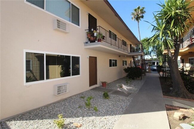 Photo - 1010 E 32nd St Unit B