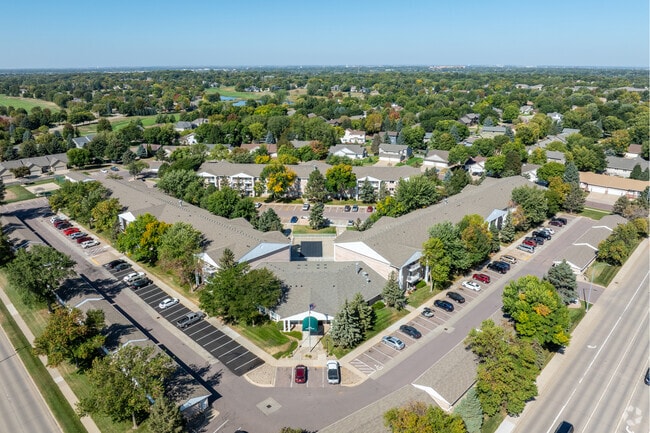 Building Photo - SOUTH POINTE