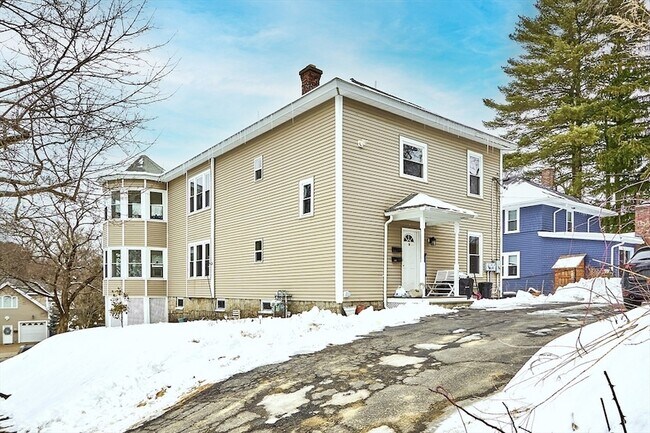 Photo - 920 Pleasant St Unit 1