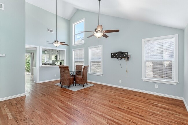 Photo - 4139 Rosser Square