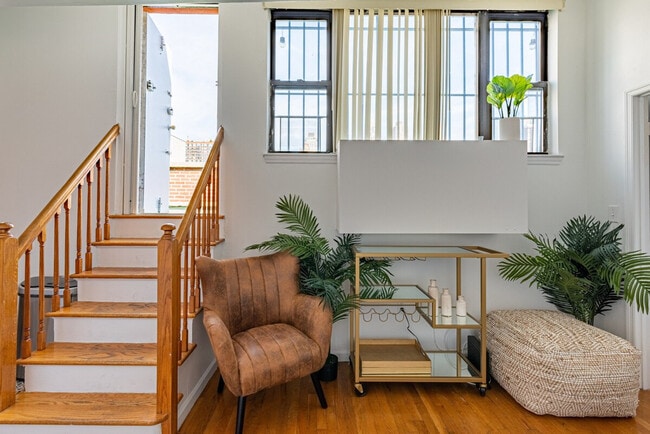 Photo - 735 10th Ave Unit ID1323993P