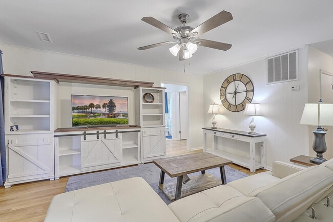Photo - 2137 Woodland Shores Rd Unit SI ID1526889P