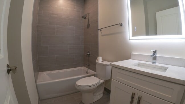 Photo - 1701 W Chicago Ave