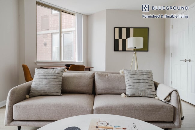 Photo - 450 Massachusetts Ave NW