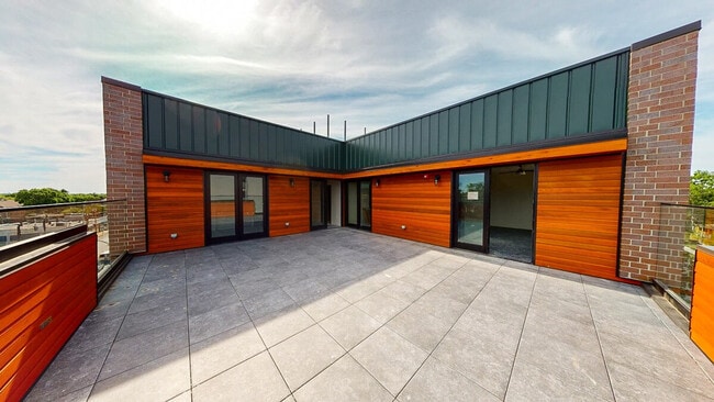 Photo - 2530 University Ave Unit ID1036809P