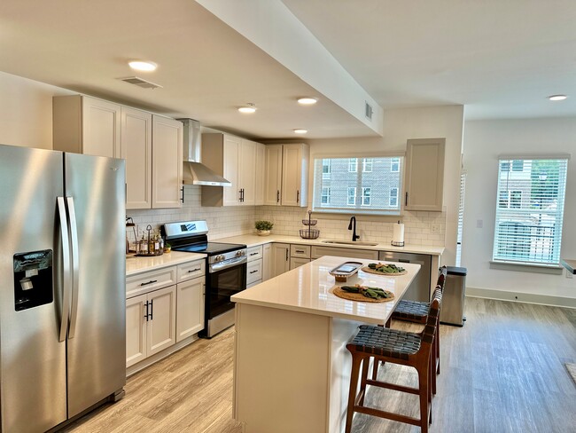 Building Photo - Aria Idlewild