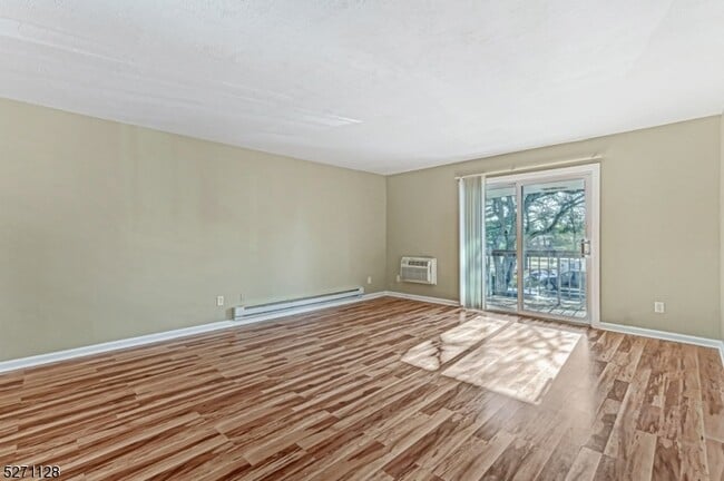 Photo - 798 Eves Dr
