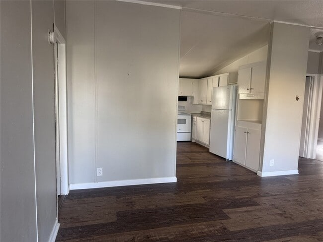 Photo - 934 Queenswood St