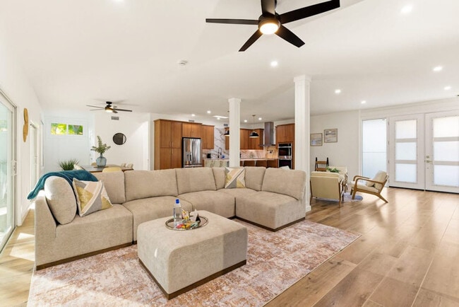 Photo - 4879 Commonwealth Dr Unit SI ID1591481P