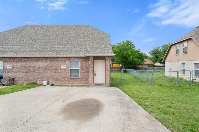 Photo - 404 Kings Way Dr
