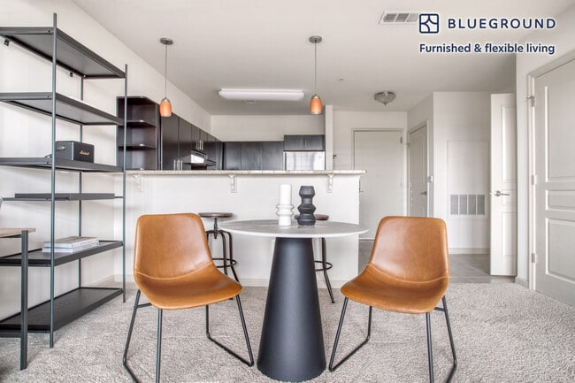 Photo - 925 N Garfield St Unit FL4-ID490