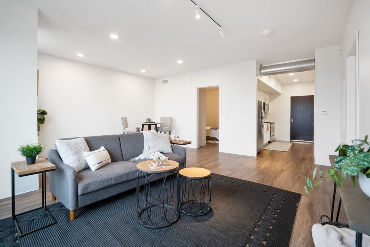 Floor Plan - Furnished 2-Bed
