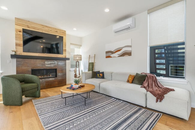 Building Photo - 3411 15th Ave S Unit ID1231235P