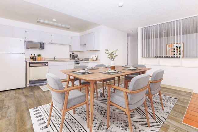 Photo - Sterling Pointe Apartments