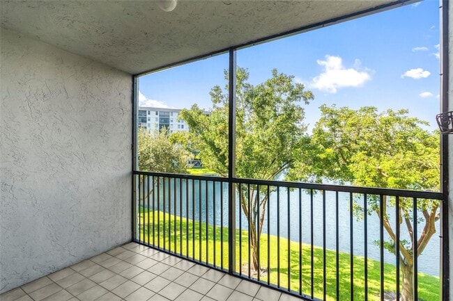 Photo - 2226 N Cypress Bend Dr Unit 308