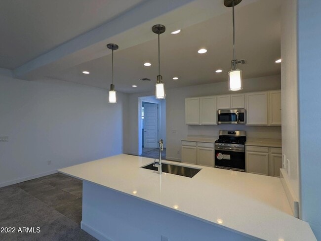 Building Photo - 16846 W Las Palmaritas Dr