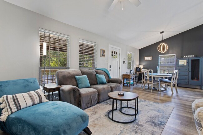 Photo - 6733 Mary St Unit SI ID1491689P