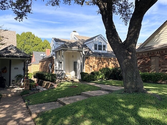 Photo - 18024 Whispering Gables Ln