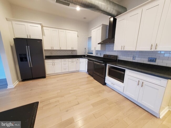 Photo - 7242 Frankford Ave