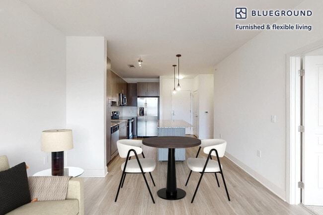 Photo - 820 Concorde Cir Unit SI FL3-ID9801A