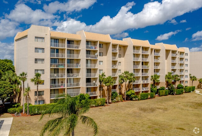 Tennis Towers Apartments - Tennis Towers Apartments