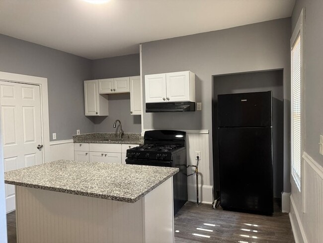 Photo - 179 Paris St Unit 1