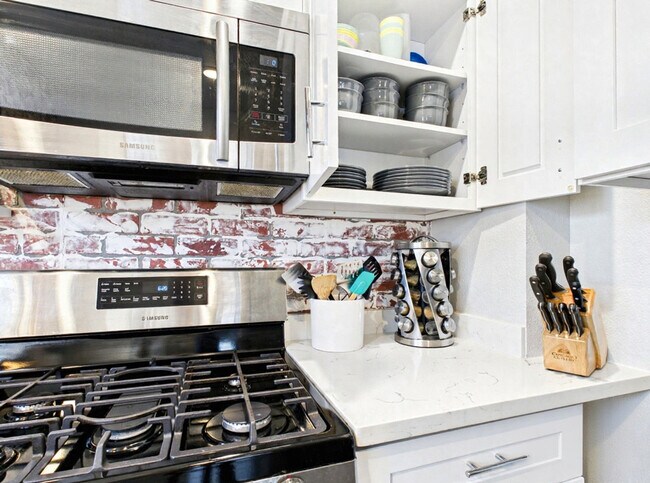 Photo - 132 SE 7th Ave Unit SI ID1624343P