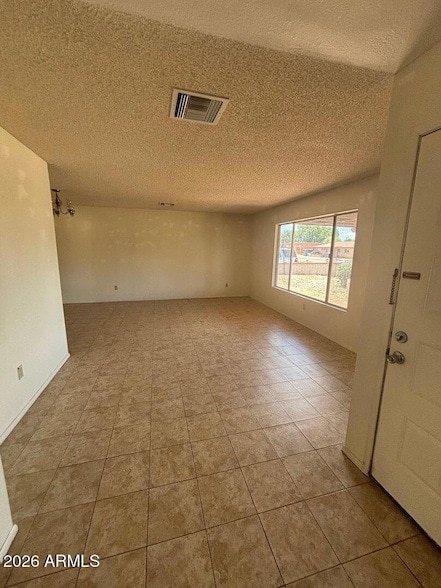 Photo - 554 Hegge Dr