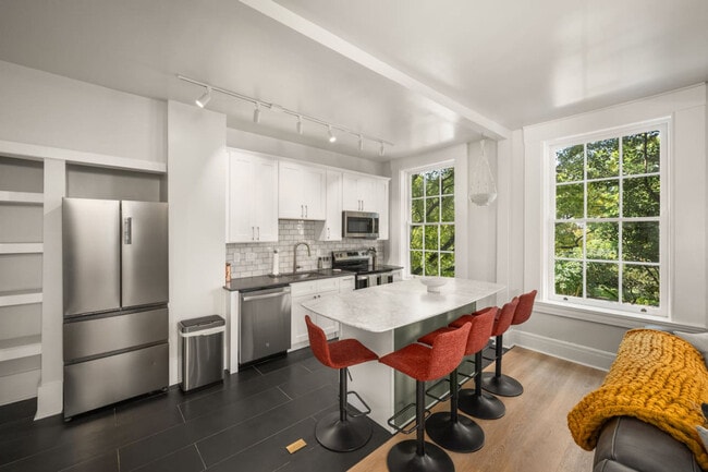 Photo - 1326 Broadway Unit ID1313057P