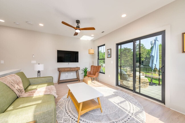 Photo - 336 Bridgewater Ln Unit SI ID1579118P