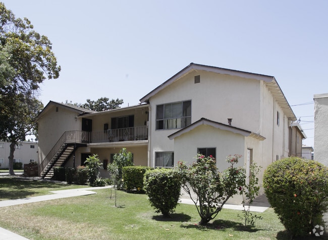 Building Photo - 717 E Santa Fe Ave