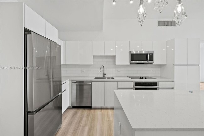 Photo - 101 Diplomat Pkwy Unit 703