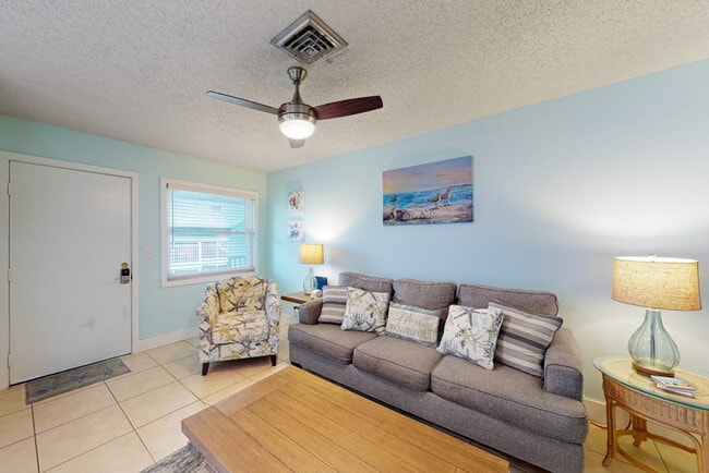Building Photo - 205 Highland Ave Unit SI ID1591508P
