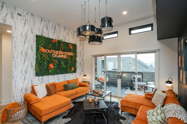 Building Photo - 1011 12th Ave S Unit ID1312335P