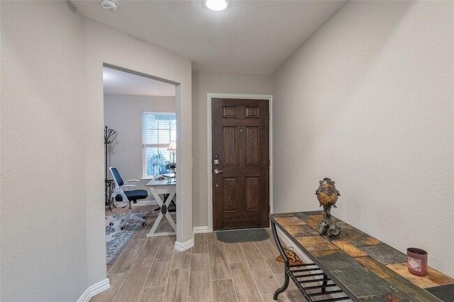 Photo - 7633 Rampart Dr