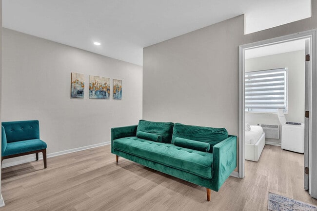 Building Photo - 10004 E Bay Harbor Dr Unit SI ID1527171P