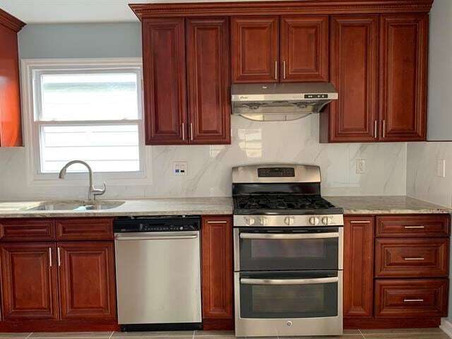 Photo - 33 E 51st St Unit 2