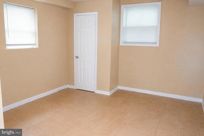 Photo - 59 Galveston Pl SW Unit 4